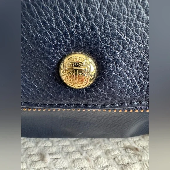 Talbots Navy Blue Crossbody with 2 straps - 9 1/2” x 7” - beautiful condition - Picture 4 of 9